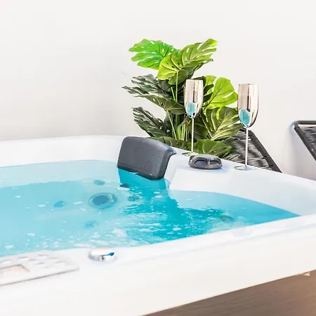 Apartment Penthouse With Private Jacuzzi & Rooftop - Center