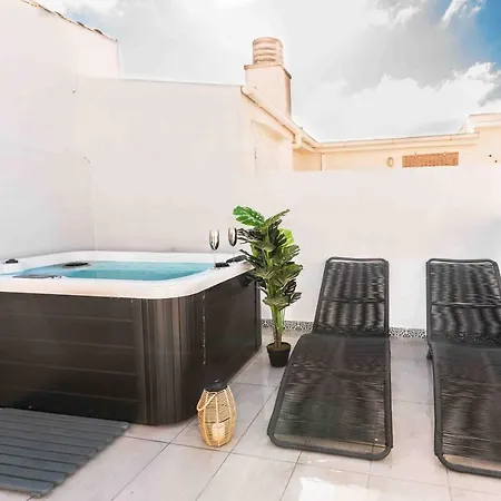 Penthouse With Private Jacuzzi & Rooftop - Center Apartamento